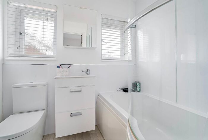 4 Bedroom Detached House For Sale In Maryland Road, Tunbridge Wells, Kent, TN2
