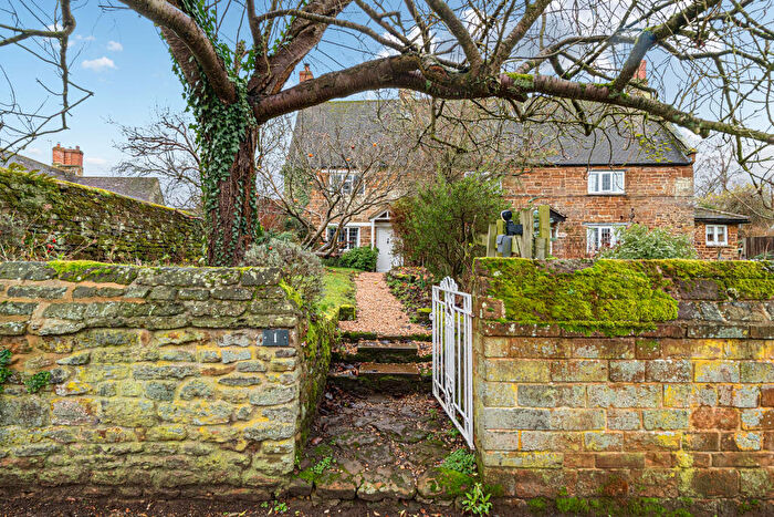3 Bedroom Cottage For Sale In High Street, Eydon, NN11