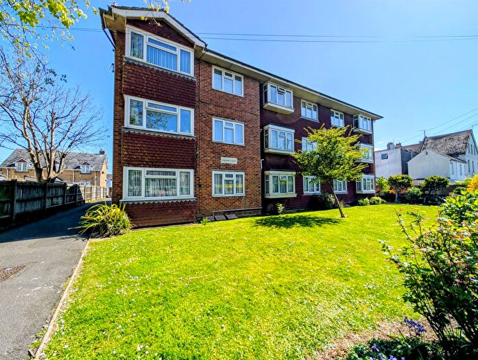 1 Bedroom Flat For Sale In Byron Road, Worthing, BN11