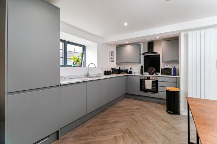 1 Bedroom Flat For Sale In Governors Walk, Portsmouth, PO3
