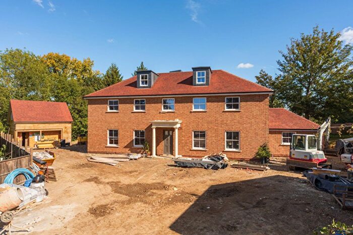 6 Bedroom Detached House For Sale In Oak Tree Drive, Newtown, RG20