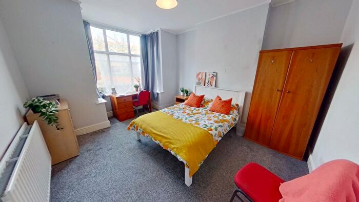 4 Bedroom Semi Detached House To Rent In Highfield Road, Nottingham, NG7