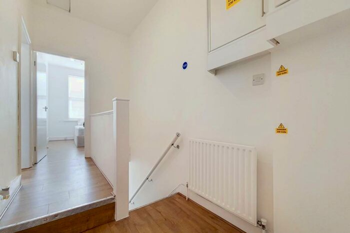 3 Bedroom Flat To Rent In Caledon Road, East Ham, London, E6