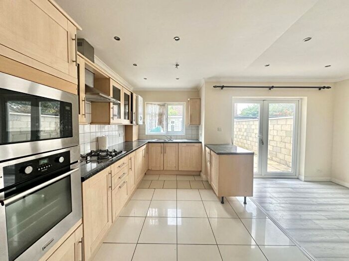 5 Bedroom Property To Rent In Gledwood Drive, Hayes, UB4