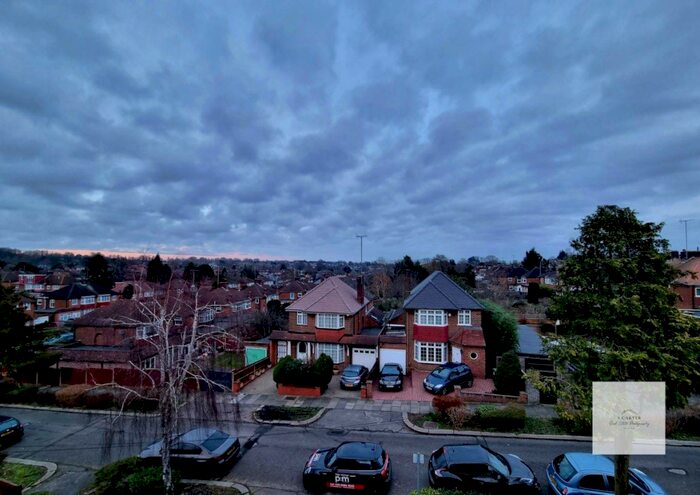 4 Bedroom Detached House To Rent In Crowland Gardens, Southgate, N14