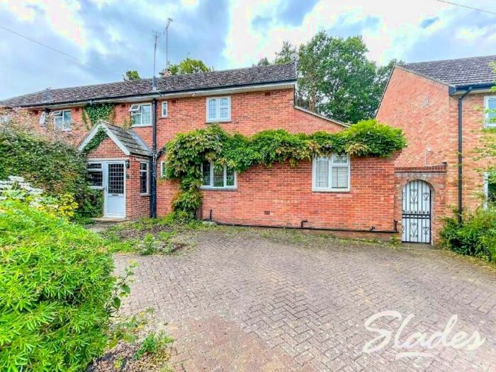 3 Bedroom Semi-Detached House To Rent In Shackleton Square, Bransgore, Dorset, BH23