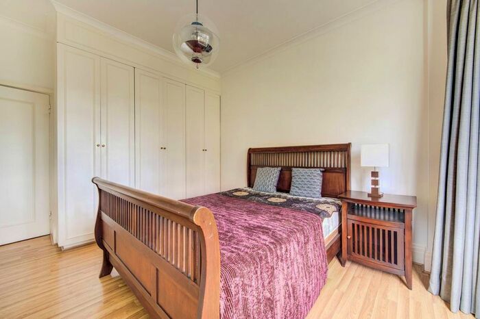 1 Bedroom Flat To Rent In Warwick Gardens, Kensington, London, W14