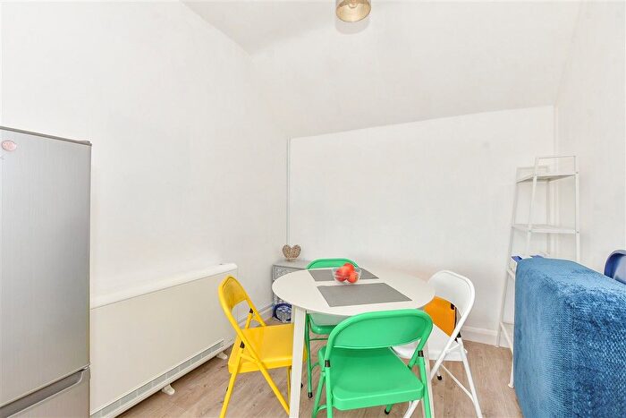 2 Bedroom Flat For Sale In Victoria Drive, Bognor Regis, West Sussex, PO21