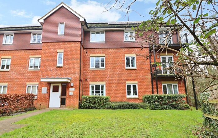 2 Bedroom Flat For Sale In Shafford Meadows, Hedge End, SO30