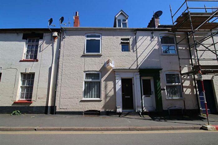 1 Bedroom House To Rent In Bampton Street, Tiverton, EX16