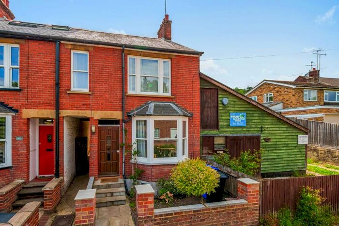 3 Bedroom End Of Terrace House To Rent In Bois Moor Road, Chesham, HP5