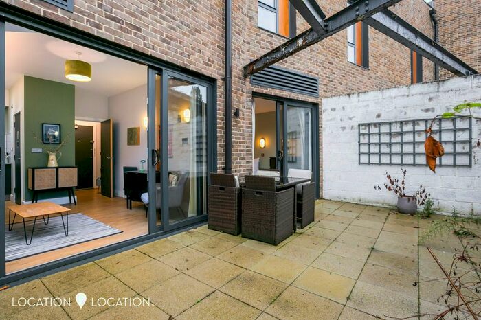 1 Bedroom Flat To Rent In Wilmer Place, London, N16