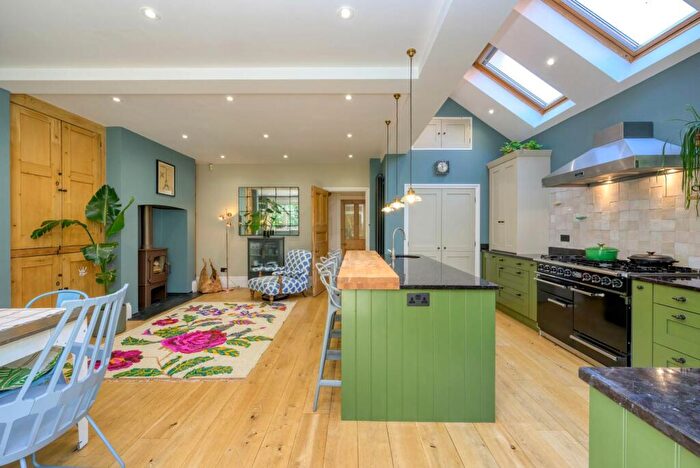 5 Bedroom Detached House For Sale In St Peters Hill, Caversham Heights, RG4