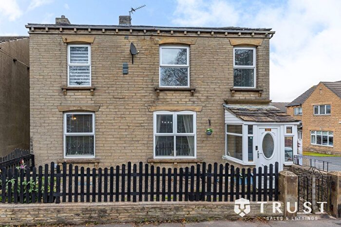 4 Bedroom Detached House For Sale In Halifax Road, Scholes, BD19