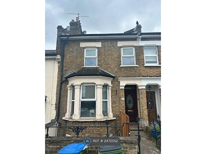 4 Bedroom Terraced House To Rent In Parkdale Road, London, SE18