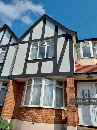 3 Bedroom Semi-Detached House To Rent In Tanfield Avenue, London, NW2