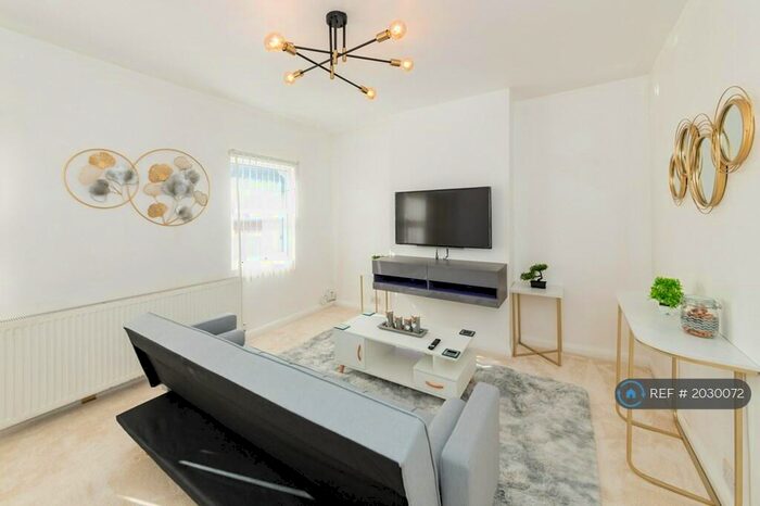 1 Bedroom Flat To Rent In Waldeck Street, Reading, RG1