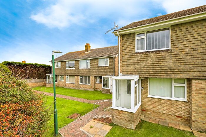 2 Bedroom Flat For Sale In Martletts, Eastbourne, BN22