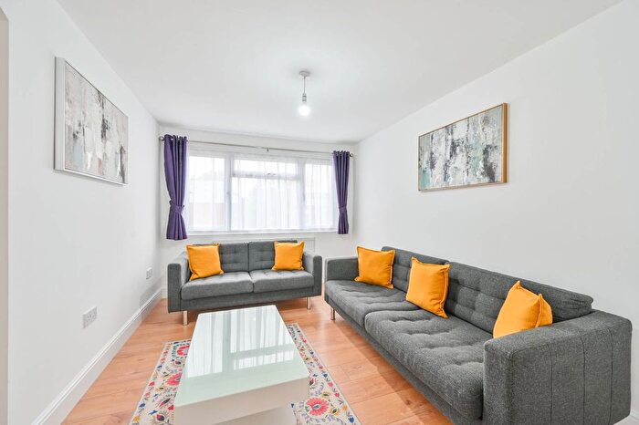 2 Bedroom Flat To Rent In Crawford Avenue, Sudbury, Wembley, HA0