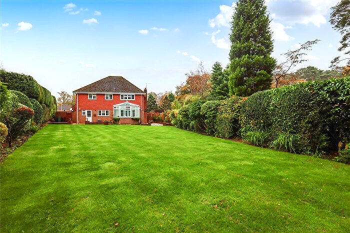 4 Bedroom Detached House For Sale In Tudor Close, Grayshott, Hindhead, Surrey, GU26