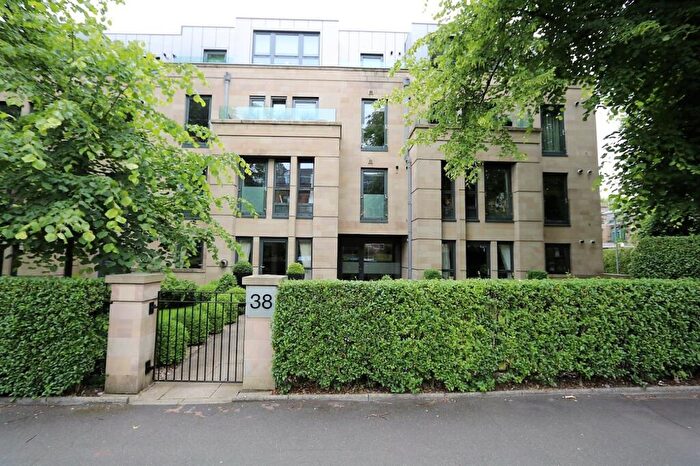 2 Bedroom Flat To Rent In Hughenden Road, Glasgow, G12