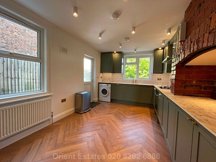4 Bedroom Terraced House To Rent In West Hendon Broadway, London, NW9