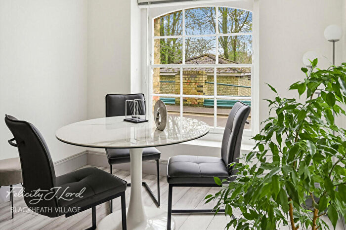 2 Bedroom Flat For Sale In Gilbert Close, London, SE18