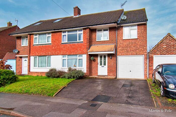 4 Bedroom Semi Detached House For Sale In Silverdale Road, Earley, Reading, RG6