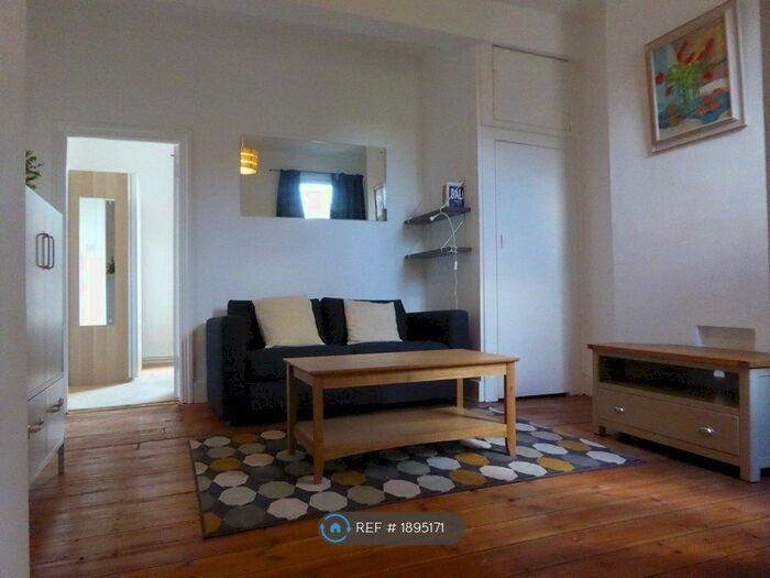 1 Bedroom Flat To Rent In Westerdale Road, London, SE10