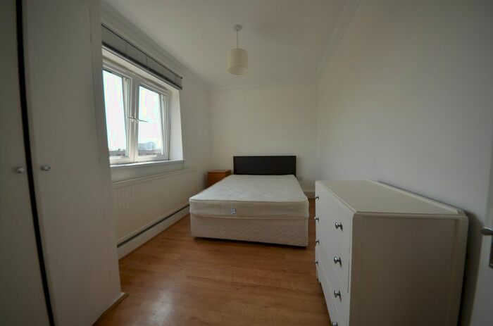 4 Bedroom Flat To Rent In Stockwell Road, London, SW9