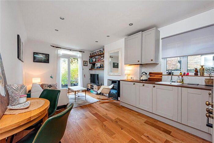 2 Bedroom Apartment To Rent In Leighton Gardens, Kensal Rise, London, NW10