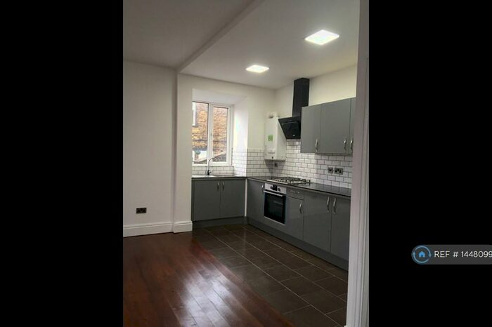2 Bedroom Terraced House To Rent In Upper Range, Halifax, HX3