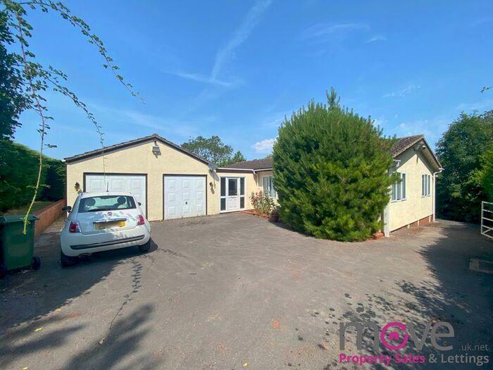 3 Bedroom Detached Bungalow To Rent In Swindon Lane, Cheltenham, GL50