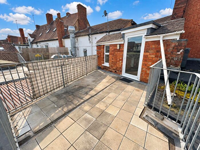 1 Bedroom Flat To Rent In High Street, Newent, GL18
