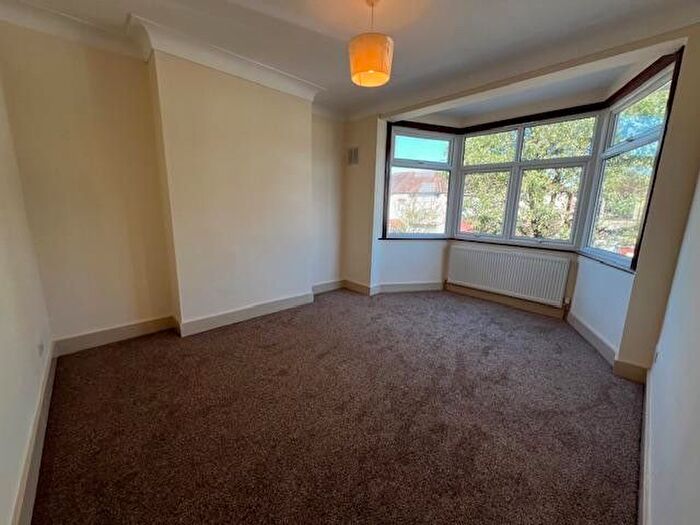 4 Bedroom Semi-Detached House To Rent In Charter Avenue, Ilford, Essex, IG2