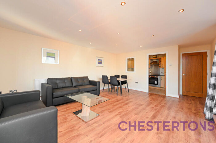 2 Bedroom Flat To Rent In Wingfield Court, Newport Avenue, E14