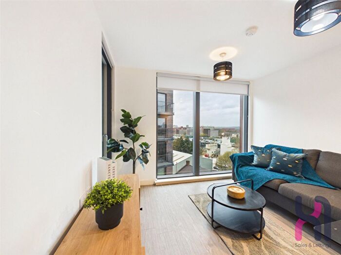 1 Bedroom Flat To Rent In The Landmark, Oldfield Road, Salford, M5
