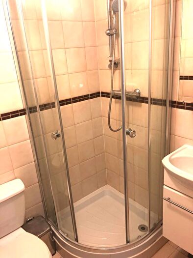 1 Bedroom Flat To Rent In Selborne Gardens, London, NW4