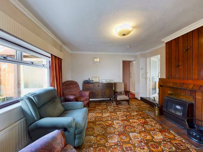 2 Bedroom Bungalow For Sale In Shaftesbury Bungalow, Pentopyn Road, Ponthir, Newport, ., NP18