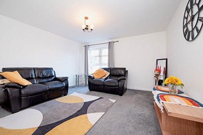 2 Bedroom Flat To Rent In Fraser Road, City Centre, Aberdeen, AB25