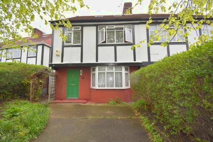 5 Bedroom Property To Rent In Canning Crescent, London, N22