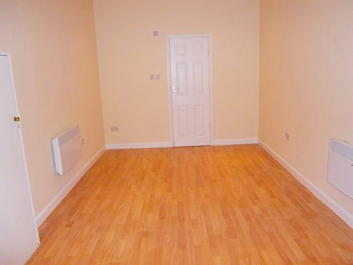 1 Bedroom Studio To Rent In Clifton Rise, New Cross, London, SE14