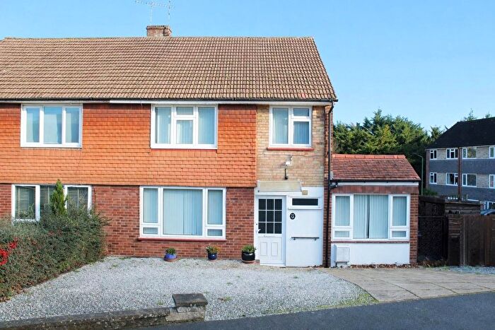 4 Bedroom Semi Detached House For Sale In East View, Barnet, EN5