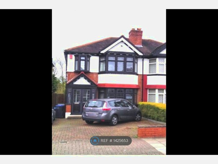 3 Bedroom Semi-Detached House To Rent In Spencer Road, Wembley, HA0