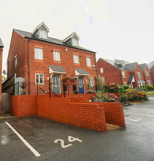 Houses for sale & to rent in BL6 4AD, Mill Lane, Horwich And Blackrod