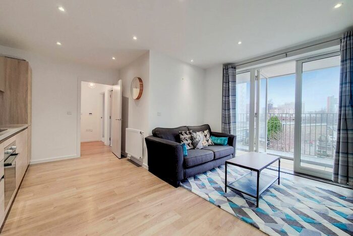 2 Bedroom Flat To Rent In Edwin Street, Canary Wharf, London, E16