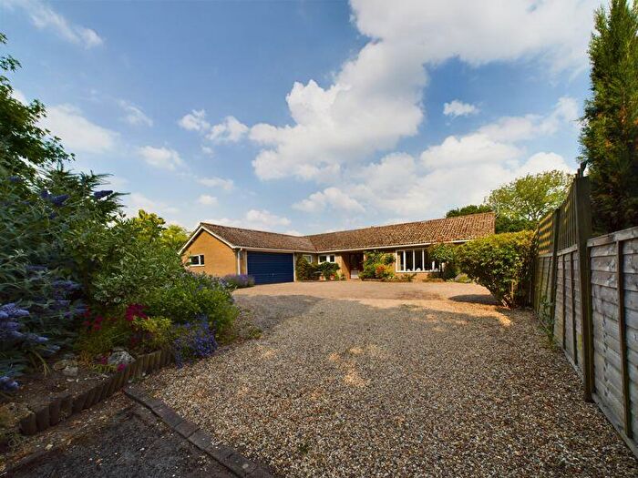 4 Bedroom Bungalow For Sale In Church Road, Beyton, IP30