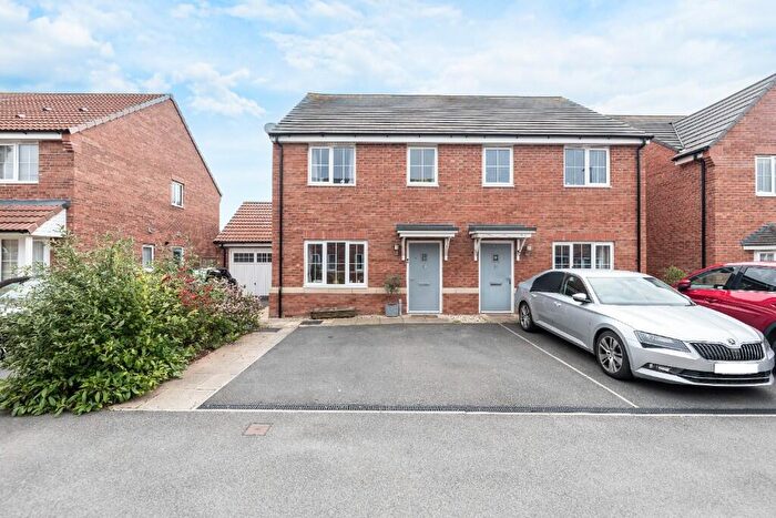 3 Bedroom Semi-Detached House For Sale In Weyland Road, Sherburn In Elmet, LS25