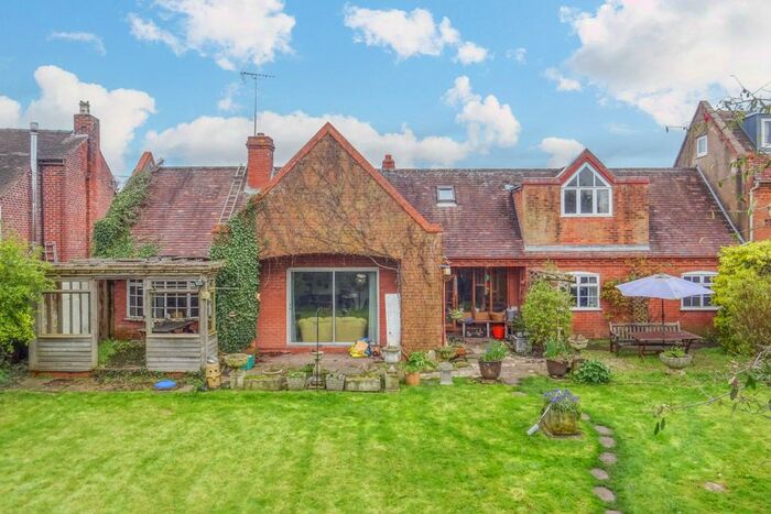3 Bedroom Semi-Detached House For Sale In The Old Blacksmiths Shop, Rochford, WR15