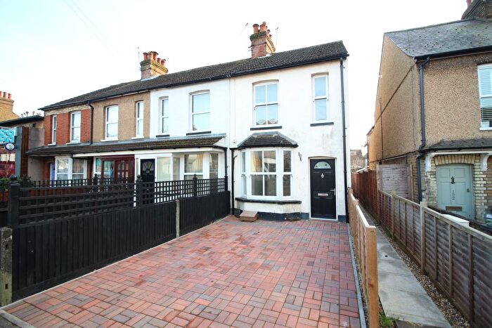 2 Bedroom End Of Terrace House To Rent In New Road, Croxley Green, Herts, WD3